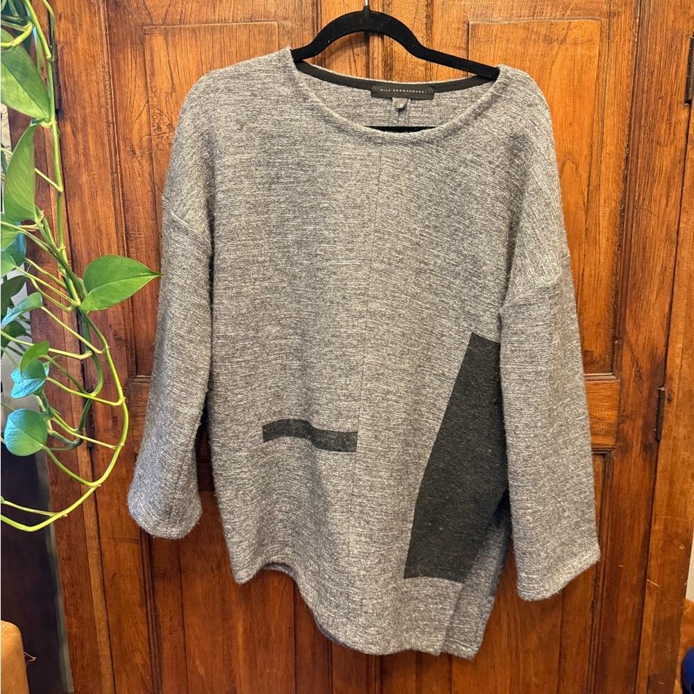 Project Runway 7- top 3 Mila Hermanovski designed oversized sweater.